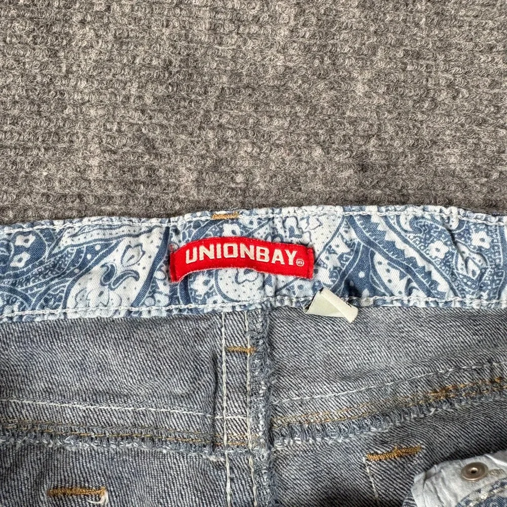 Unionbay Womens Size 13 Dark Wash Denim Bermuda Shorts Embroidered Pockets Y2K